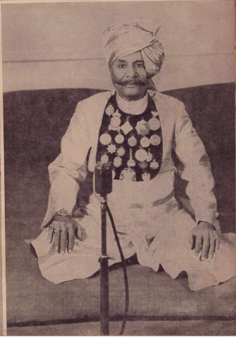 29. Aftab-e-Mausiqi Ustad Fayyaz Khansahib of the Agra gharana1940,'42, '47. One of the seminal and most influential vocalists of the 20th century, regal in his demeanor and singing style.