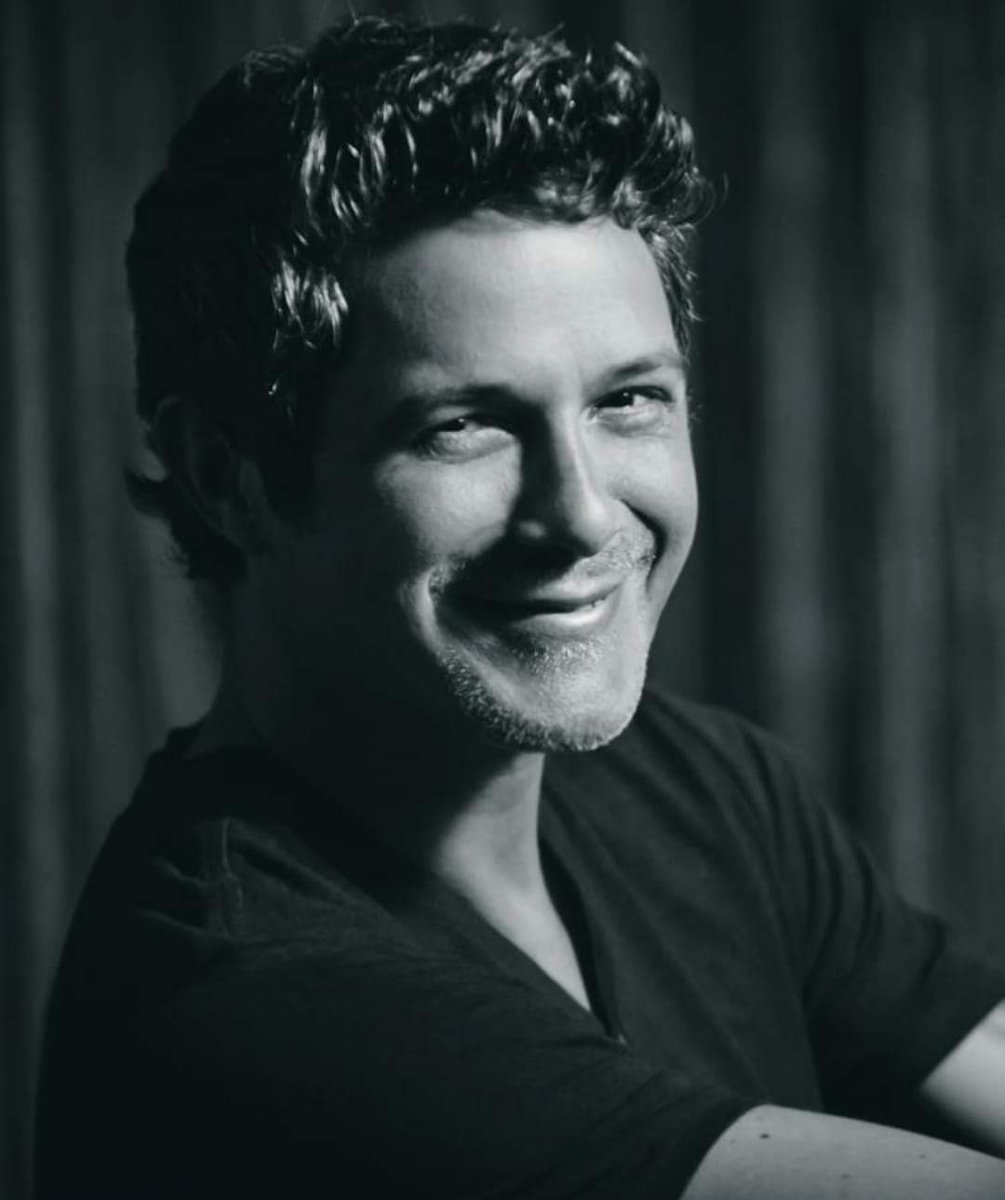 No nada más bello y sincero que tu sonrisa 😁 Buen día!! <a href="/AlejandroSanz/">Alejandro Sanz</a> 🌼