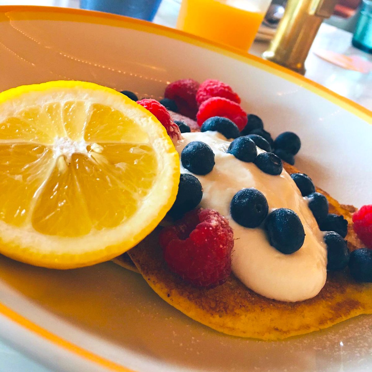amanopigunon's tweet photo. 本気のハシゴ
4時間3件
🍰パンケーキ
↓
🍶うなぎ
(肝串でかい!驚愕のでかさ!ひとくしのつもりが気付けばアラカルト追加追加
↓
🍖焼肉
(2.3品のつもりがお腹苦しい言いながら"炭水化物"までフル追加
おいしいの攻撃強すぎる
#biiis
#うなぎ
#うなきも
#焼肉
#美味しいは正義
#明日走ります https://t.co/IW0hSvKkeX