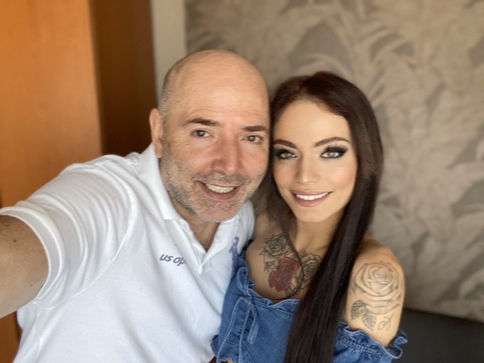 Good morning's work with Pierre. He's so awesome! So happy ☺️🔥 @TheAtrax https://t.co/jVgX7dHeJW<a href="/tag/hotelhilton"class="tags"><span>#hotelhilton</span></a>