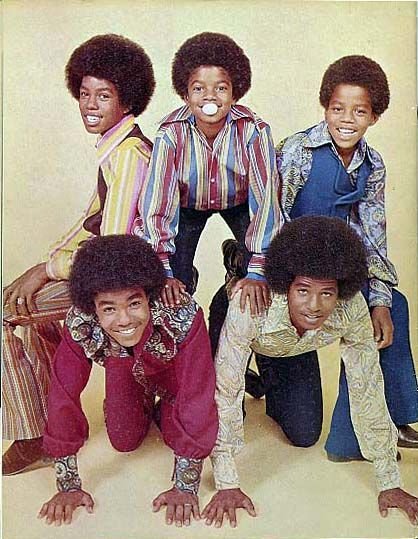 Ppl underestimate how close MJ truly was to his 5 brothers Jackie, Tito, Jermaine, Marlon & Randy (mainly Jermaine). He didn't have friends his age, but these were his family whom he grew up with since his Gary days & worked with for years. He relied on & loved them a lot 