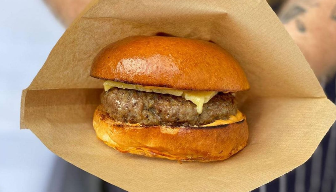 lussmanns's tweet photo. Pop-up barbecues today in #StAlbans (Waxhouse Gate, nr Verulamium Park) and #Tring (by the bank). #burgers #poshdogs #beer #cider https://t.co/BUI7OM1JZx