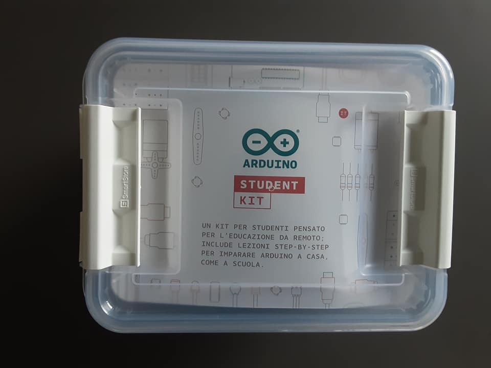 giad_rossi's tweet photo. Sono una dei 40 selezionati per ricevere e testare l'Arduino student kit. Si prospetta un'estate di coding, elettronica, creatività e divertimento!

#arduinostudentkit #arduinoeducation #campustore https://t.co/Bra20fAvAo