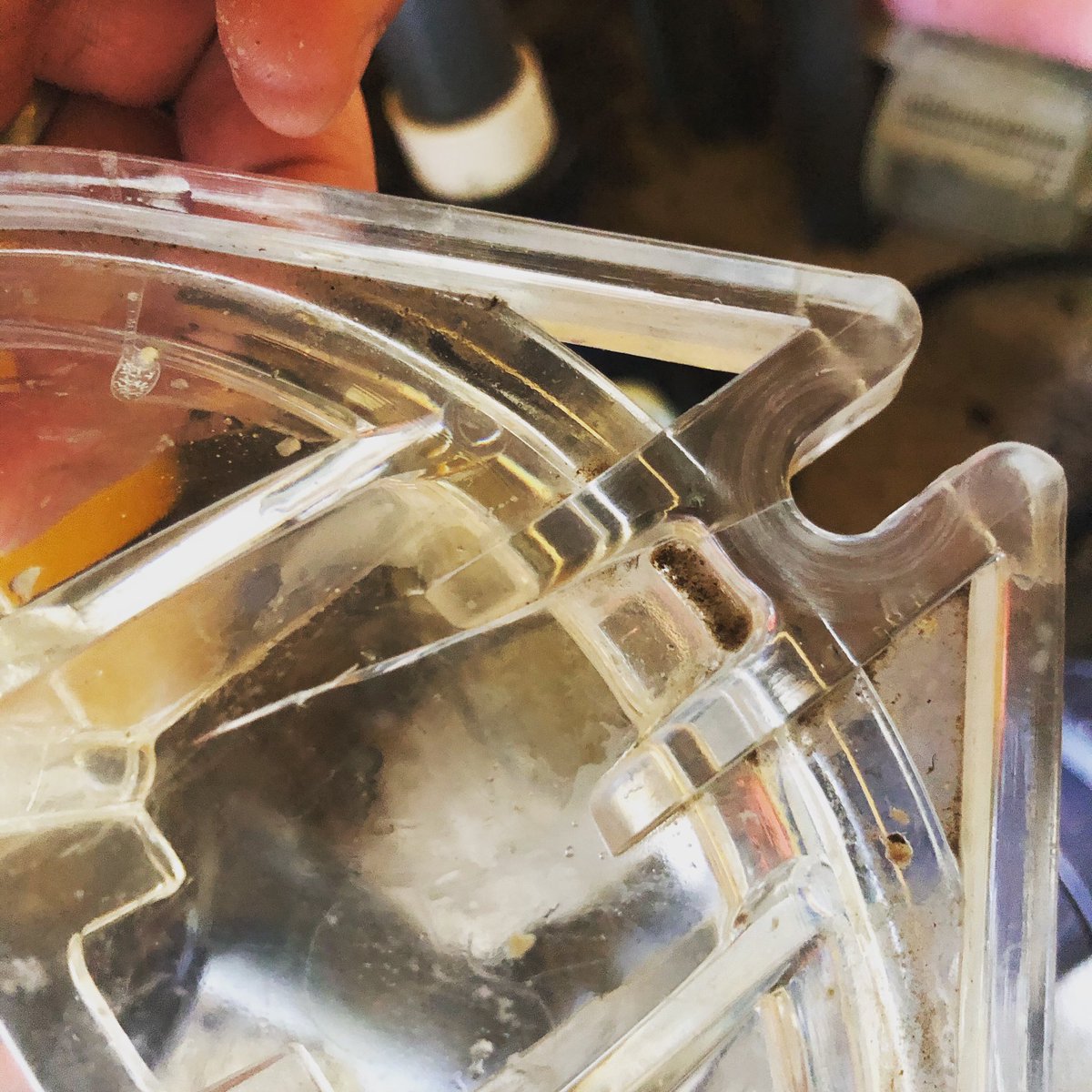 If your struggling to get prime water flow through your pump, it’s always worth checking the pump lid as even the smallest crack can cause issues #pool #pump #prime #swimmingpool  #drypump