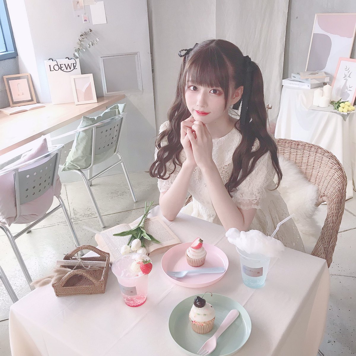 ｍｏｍｏｎａ 明日オープンの韓国風カフェ Nuibox さんのレセプションに行ってきました ฅ ฅ どの席でもかわいいし ドリンクもカップケーキもおいしいし 駅も近いので最高だよおすすめ カフェ 韓国カフェ カフェ巡り T
