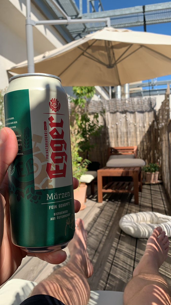 thomasf's tweet photo. What a great day: Enjoying the nice weather outside, drinking beer while watching my colleagues @brentContained and @realadamjkeller talking about #Kubernetes, #AWS #EKS. #ContainersFromTheCouch #eksworkshop https://t.co/vWMRop8K4N https://t.co/9X4W1PgCiT