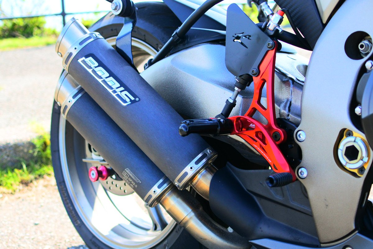 Showya_GSXR's tweet photo. GSX-R1000(L0)
ステップ↓
Valter Moto バックステップ ストリート

マフラー↓
BODIS エキゾーストシステム GPX2　スリップオンマフラー

スタンドフック↓
NEX Performance

#ValterMotoComponents
#バルターモト
#BODIS
#NEXPerformance
#GSXR1000 https://t.co/mgHz3glNqi