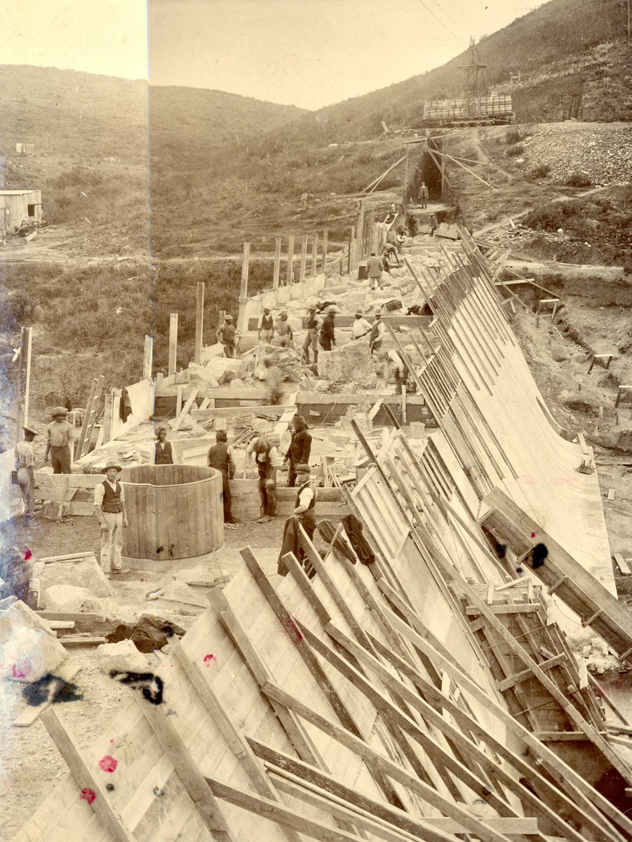 dartmoorarchive's tweet photo. Constructing of the Hennock Reservoirs 
1880s-1900s
The #Hennock #reservoirs are a complex of three: #Kennick , #Tottiford and #Trenchford. Tottiford being the oldest on #Dartmoor ,opened in 1861. Kennick in 1884. Trenchford in 1907. 👉👉 https://t.co/fgn6u6IbrA