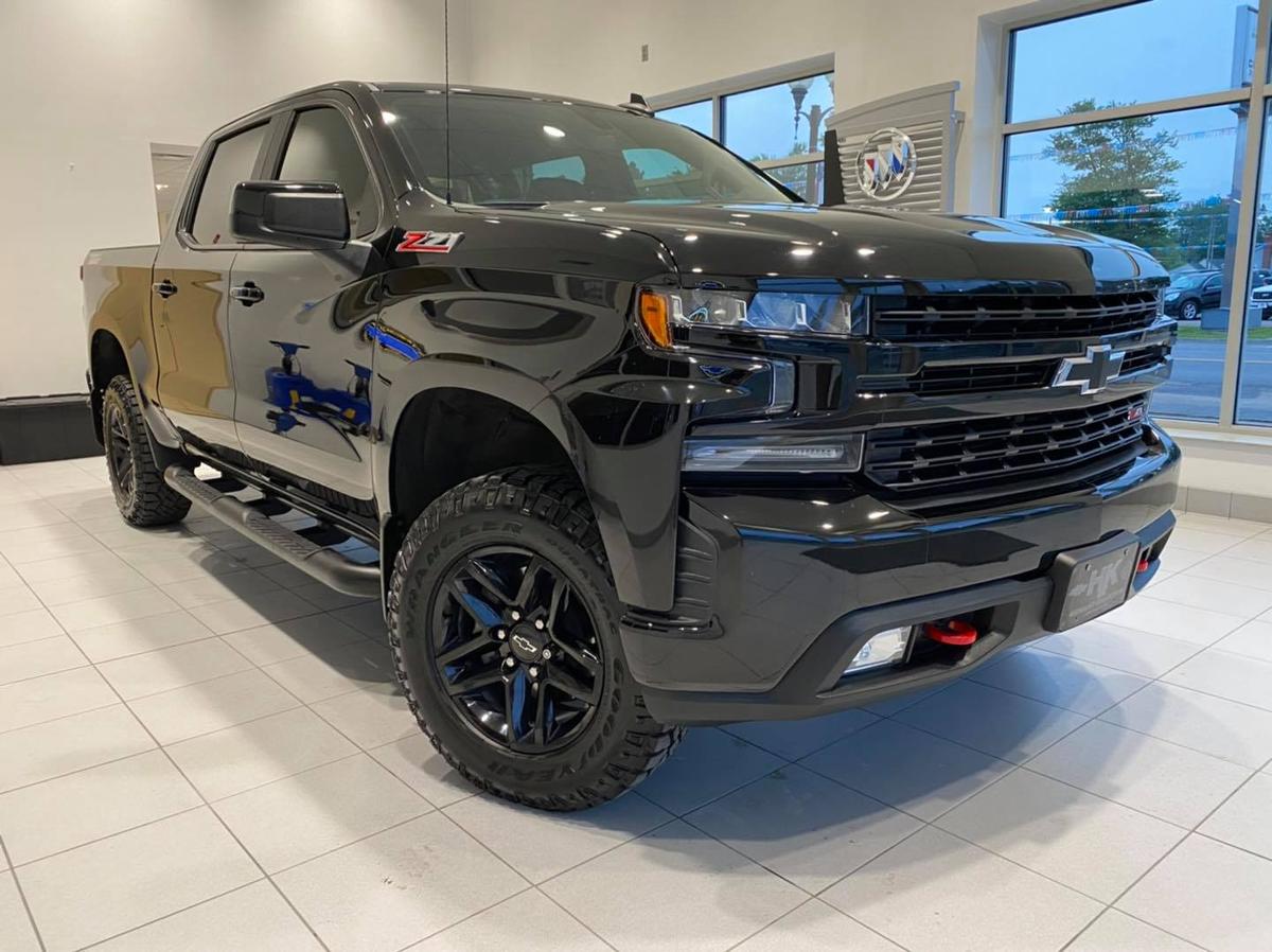 hkchevbuickinc's tweet photo. Check out this Sharp recent arrival 2019 Chevy Silverado 1500 LT Trail Boss! Call our sales team today at 419-596-3808 & this Awesome Trail Boss can be yours!!! #DriveLikeaBoss https://t.co/Vd2kzDhAwU