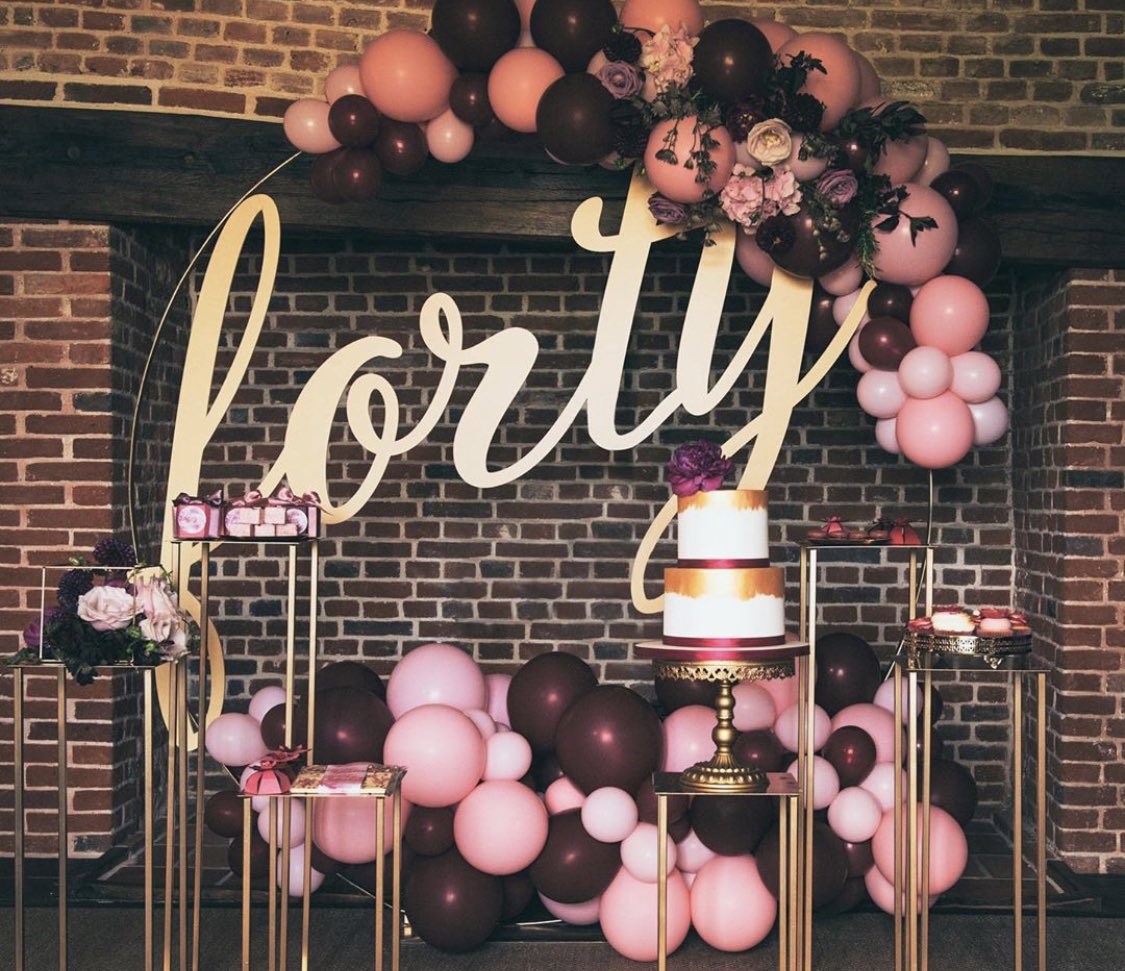 LittlePartyHire's tweet photo. Lovely hoops and gold plinths https://t.co/iHvUiOlfi7
