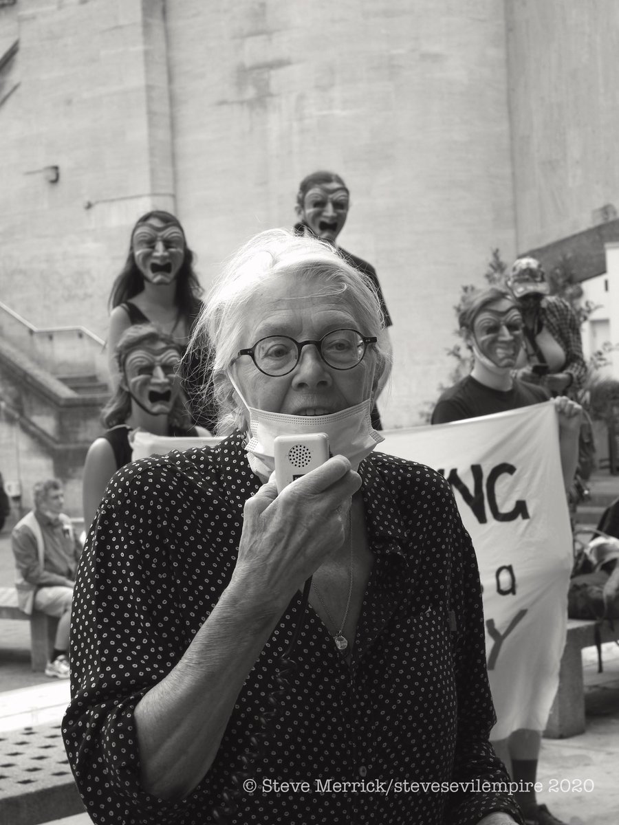 stevesevilempir's tweet photo. Culture Workers against cuts. PCS, UNITE and Bp or not Bp protest against pandemic job cuts in the theatre industry. Southbank, London, 01/08/2020. #bpornotbp #unite #pcs #nationaltheatre #jobless #pandemic #lockdown #OLYMPUS #eyeem @stevesevilempir https://t.co/2L7h90Z0xo