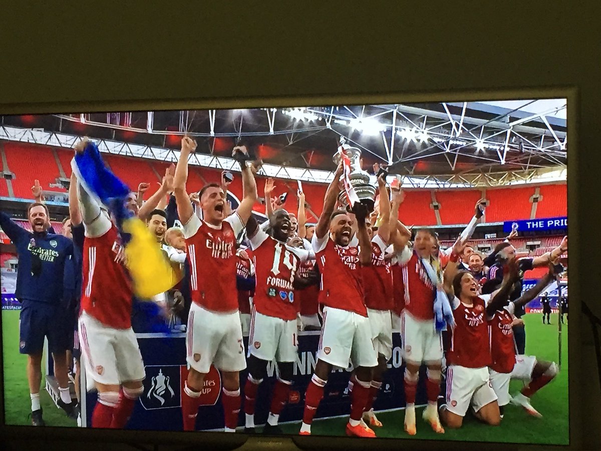 Derek68036001's tweet photo. Champions! Yes boys https://t.co/a5taiWEzXp