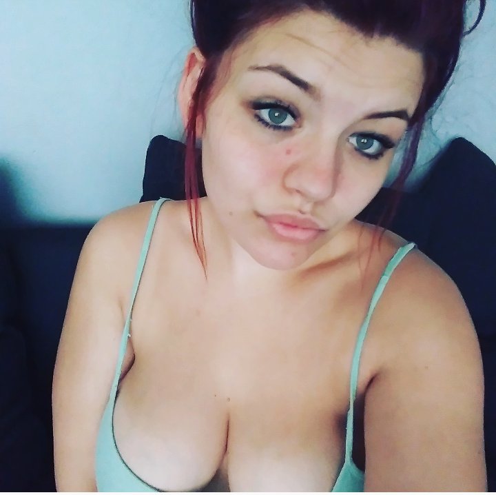 Destiny04377158's tweet photo. Enjoy my good afternoon pics from your favorite green eye bad girl. ๐ #onlyfans link in the bio. #greeneyes #iwokeuplikethis #thinkgirl #istaycutealways #onlyfansgirl #illplaytonight https://t.co/pRHjrYc1tL