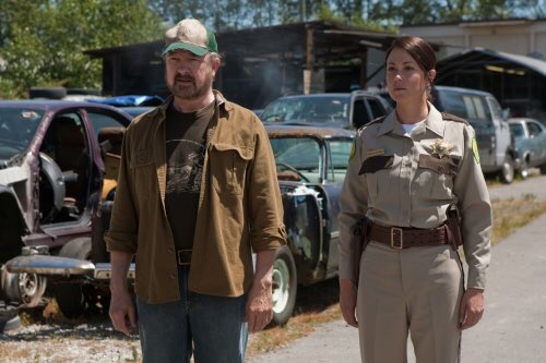 SPNBunkerNA's tweet photo. 06x04 Weekend At Bobby’s
Chatting with friends, flirting with the neighbour lady, shoving a monster into a wood chipper. Business-as-usual at Bobby’s also includes tracking down Crowley, the demon who promised to return Bobby’s soul and didn’t.
#BunkerSPNRewatch #WeekendAtBobbys https://t.co/8bh57VrDSC