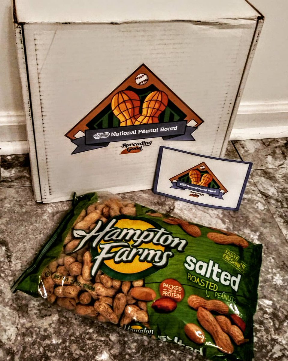 NatashaL259's tweet photo. Thank you @gofooji and @PeanutsHere for sending me and my family some yummy salted peanuts from @HamptonFarms, we really appreciate it. #getchapeanuts #getchapeanutshere #peanuts #nationalpeanutday #nationalpeanutboard #freepeanuts #freebie #freebies https://t.co/OV3b6yQhh4