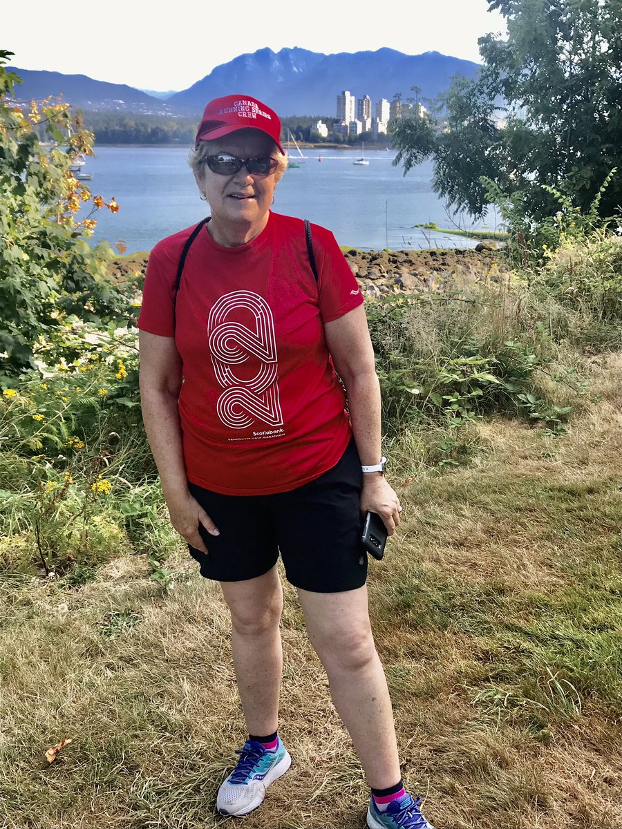 debrakato's tweet photo. Super sunny 11.2K run around Kits Beach &amp; False Creek seawall with Margaret physically distanced! Stopped to buy at a yard sale on the seawall!
#virtualracetraining #thesweatlife #teamcanadasweats #vancouver #kitsilano #yardsale #windowmask https://t.co/JnW1mwpa8G