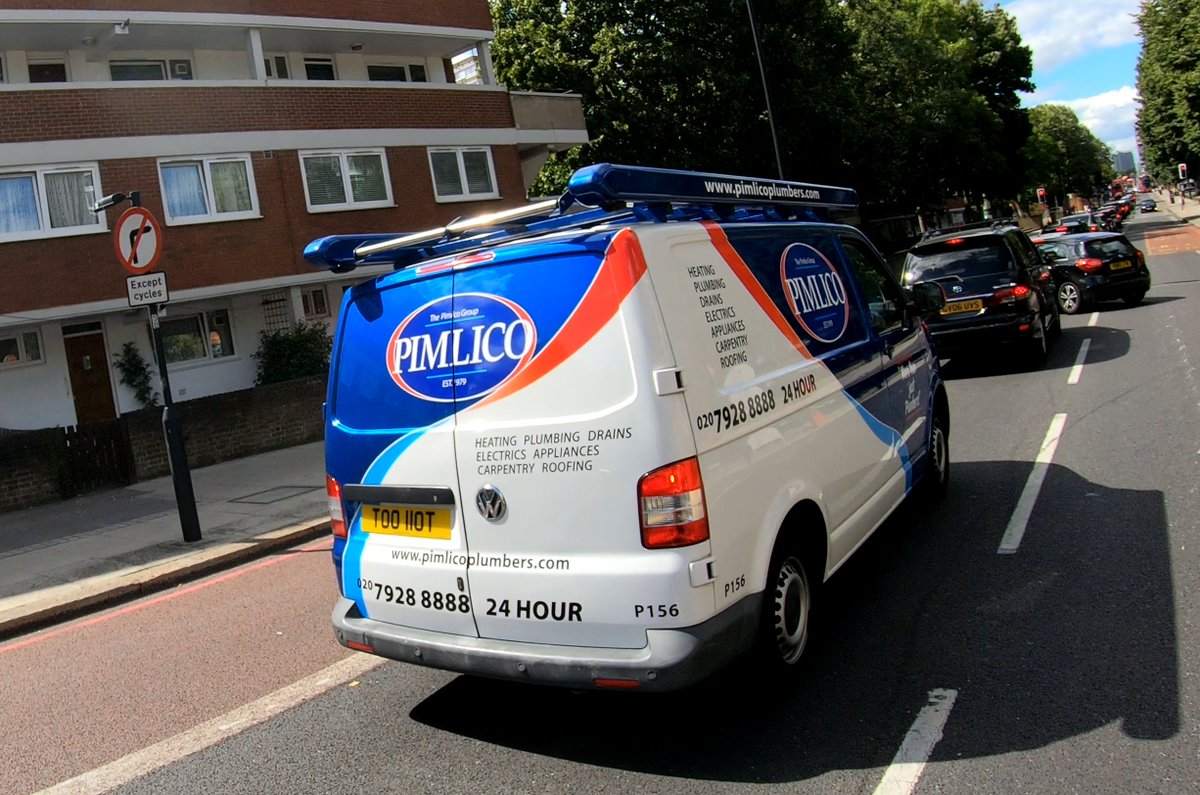 MikeyCycling's tweet photo. Too hot? Hot Potato mobile use from @PimlicoPlumbers here. Today at 14:47 on Battersea Bridge Road. Must pay your staff well if they are shopping for Balenciaga. https://t.co/78sY0IZjEC