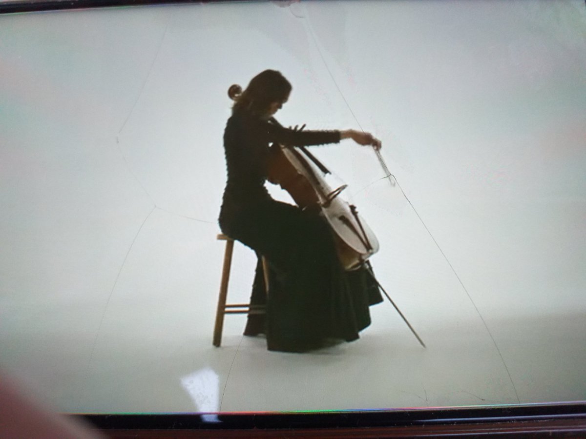 youtu.be/CEZ9wwVbZMQ
DUES MÉLODIES HÉBRAÏQUES,
MAURICE RAVEL
CAMILLE THOMAS - cello