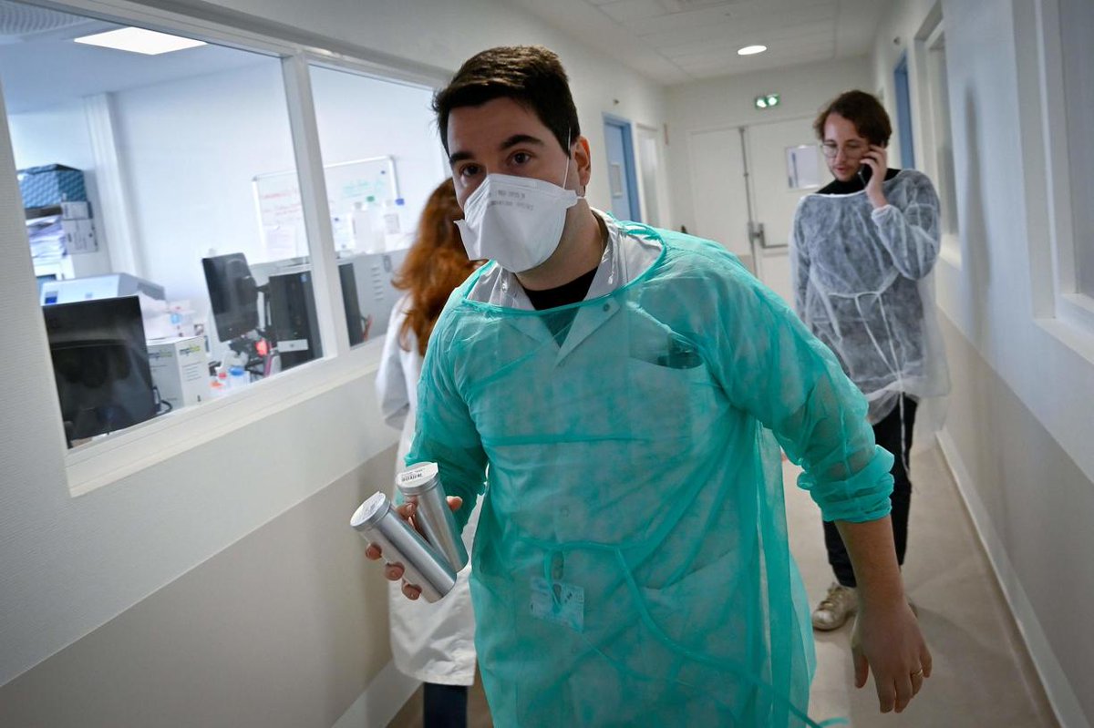 le_Parisien's tweet photo. Des médecins s'inquiètent : «Il y a une réelle résurgence de l'épidémie, presque tous les indicateurs le montrent. Qu'on arrête de dire que l'on fait du catastrophisme !» > https://t.co/Eg4NJy9ytu #Covid_19 https://t.co/TLPYStnCcE