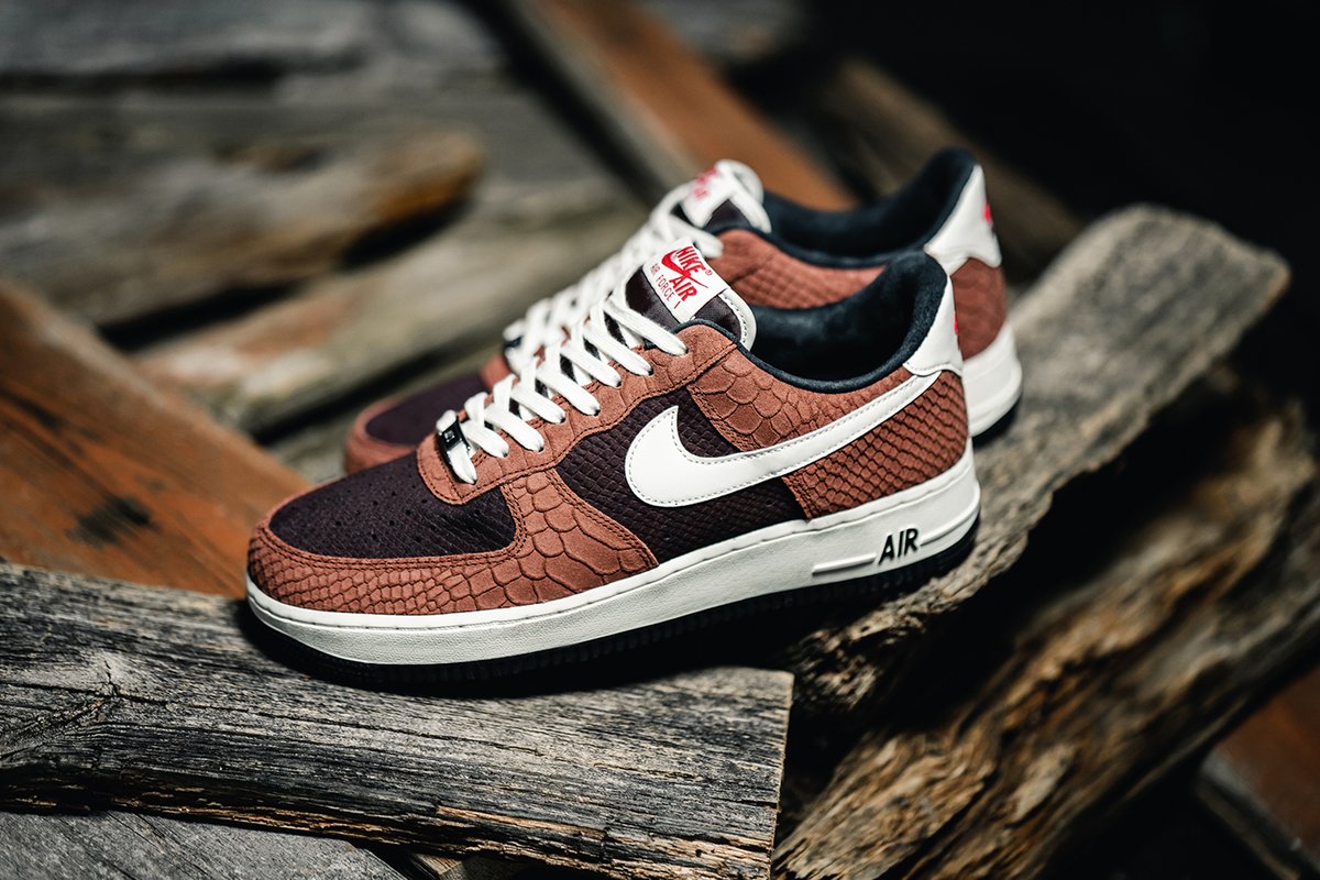 twitter sneaker deals