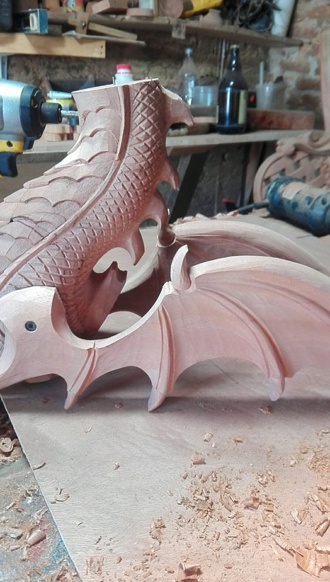 dany_sety's tweet photo. #dragon #mitologia #wood #woodcarvings #worktools #woodart #escultura #ornament #interiorornament 
#tallamadera #tallado #cedro #art #arte #wings #adorno https://t.co/TBN6rpjbFM