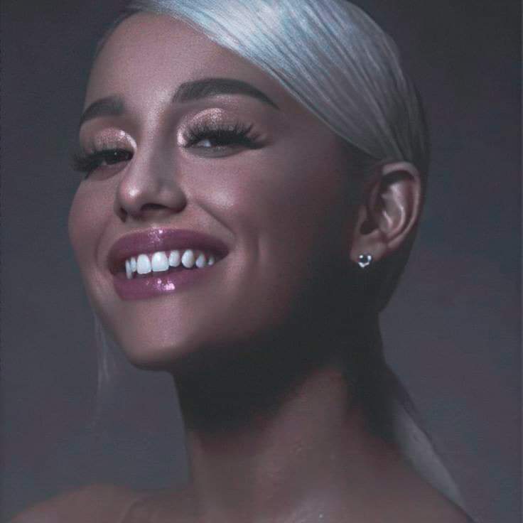 dangerousbrasi's tweet photo. that smile... ❤️ https://t.co/CP27f3QuGf