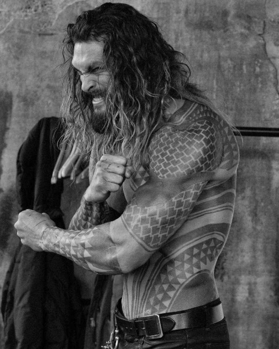 HAPPY BIRTHDAY TO THE KING OF ATLANTIS, JASON MOMOA 