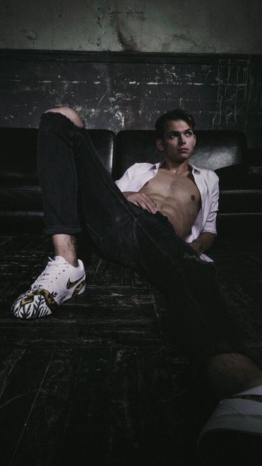 Everything outside is in gloomy colors, but in the soul is a rainbow  @logan98elite  @chaturbate  @thedreamrooom @PowerBoysss @HotDudesX<a href="/tag/monroefox"class="tags"><span>#monroefox</span></a>