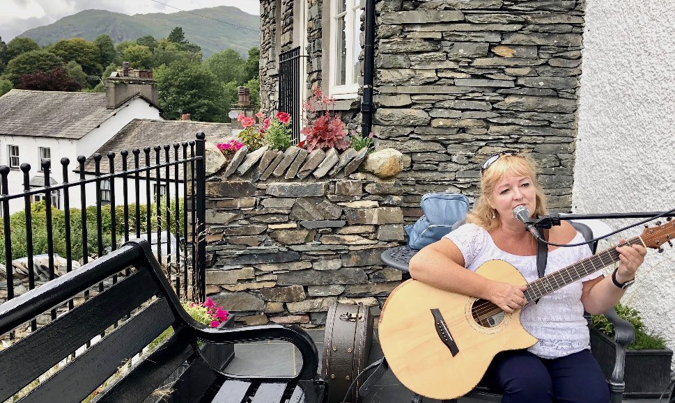 fionamusiclakes's tweet image. Covid friendly bubble music in Ambleside! A lovely treat and honour to be part of a very happy 70th birthday gathering for Maureen. Rather lovely to see passers by smiling &amp;amp; waving  too! Playing at The Flying Fleece down the hill tomorrow teatime!