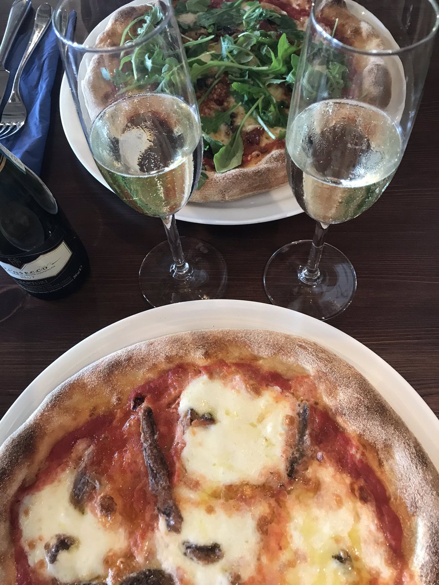 riikka_huttunen's tweet photo. Italialainen puoti ja ravintola Instile Mannila Mikkelin Otavassa🍕🥂 Helpottaa ainakin vähän ikävää Italiaan. #InstileMannila #italialainen #puoti ja #pizzeria #Mikkeli #Otava @VisitMikkeli https://t.co/JsXQTnklu3