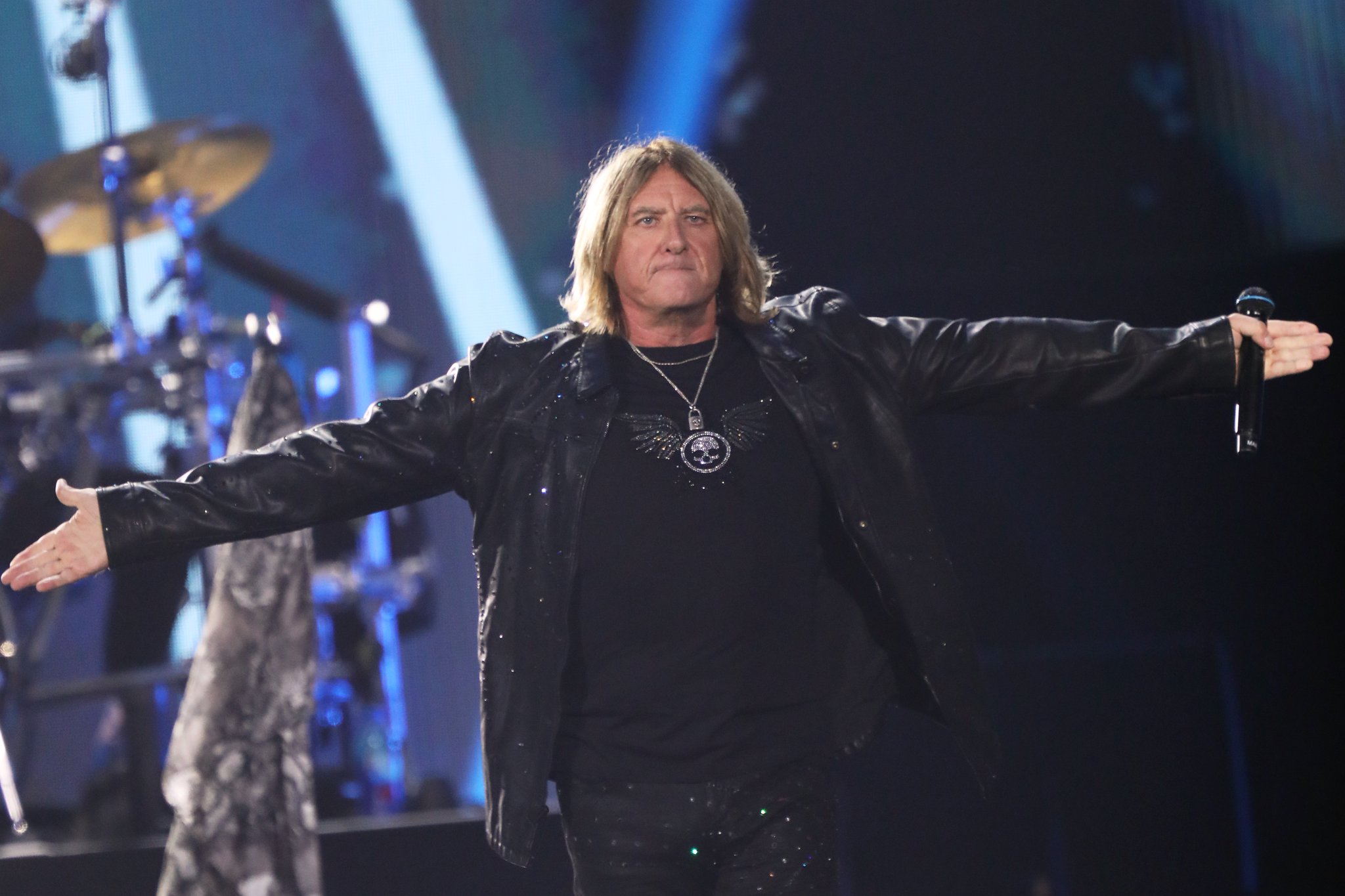 Happy Birthday Joe Elliott of Photo by Anne Barson 