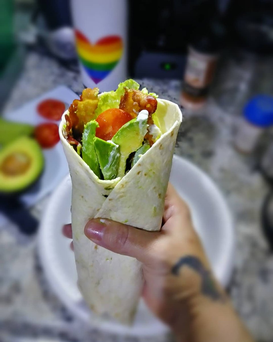 angosr's tweet photo. #FMOTD after 15-hrs of #IntermittentFasting! Decided to make a #BLTA, lol, is that even a thing? Here we've got Bacon, Lettuce, Tomato and Avacado in a Low-Carb Wrap smothered with Mayonnaise.
#keto #ketobreakfast #ketolife #highfat #lowcarb #blt #baconeverything https://t.co/pVwbnEoSCv