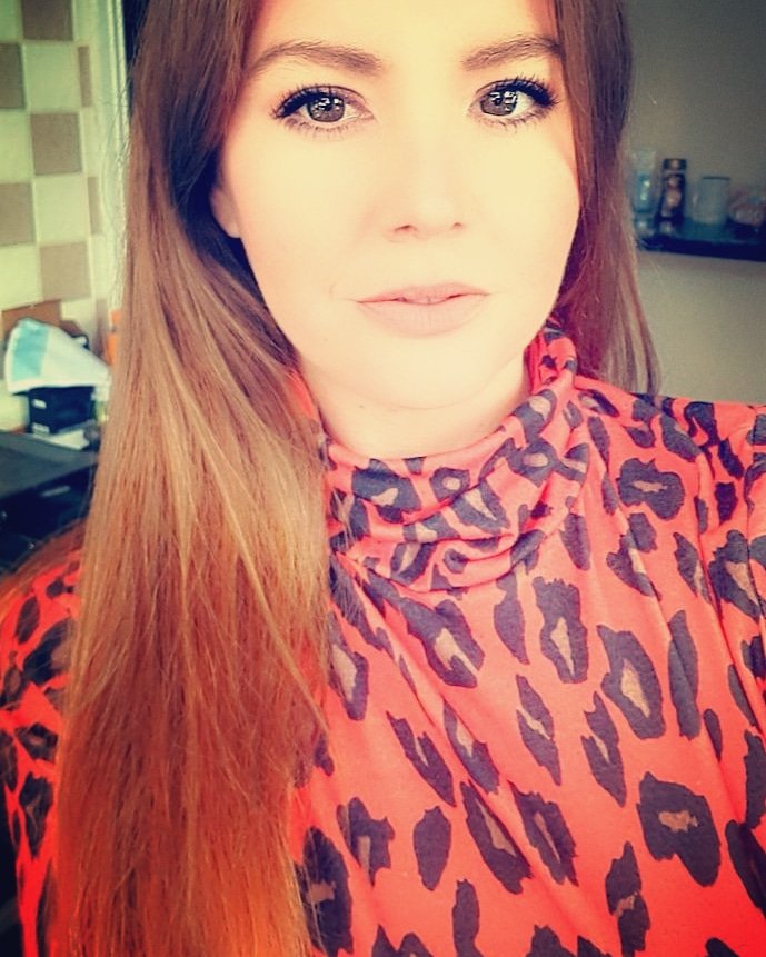 DivineBox1's tweet photo. The face behind #divinebox
Hello all my name is Danielle and I am the director/creator of @DivineBox1 I have a huge love for #bathbombs #soapsponge #waxmelts #carpetfresheners basically anything #pamper and #relax related. This #business is my #world
❤❤❤ https://t.co/R9C70ZPP61