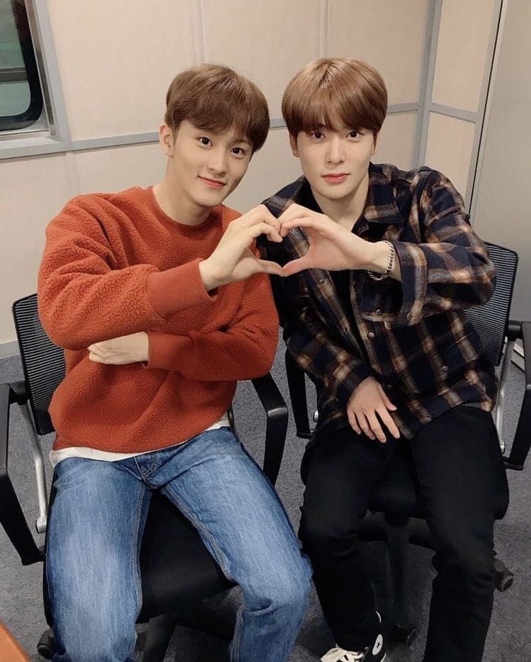 jaehyunspics's tweet photo. Happiest of birthdays to Jaehyun’s soulmate, Mark! 

Thank you for working so hard all these years on and off the stage, you are incredibly talented and so very hardworking. Thank you for everything you do, we love you so much. ❤️🎂
#HAPPYMARKDAY 
#스물둘_마크가_빛날_시간 https://t.co/oAtNU0eHvd