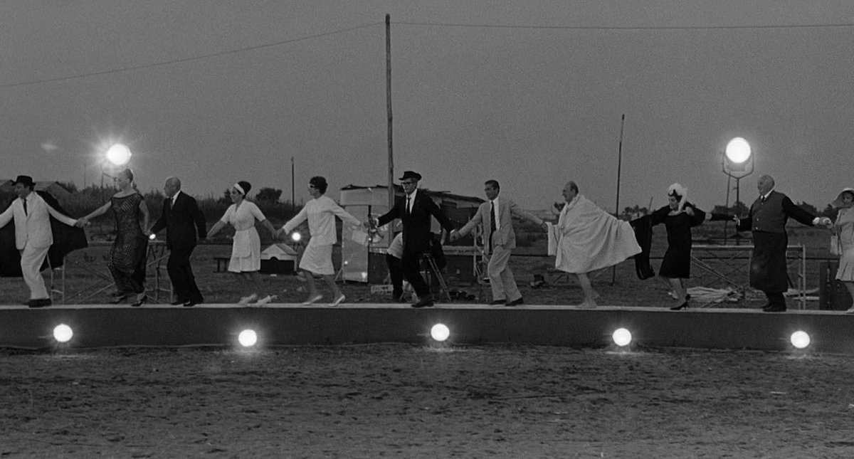 LostInFilm's tweet photo. «Talking about dreams is like talking about movies, since the cinema uses the language of dreams; years can pass in a second, and you can hop from one place to another»

— Federico Fellini https://t.co/1PUyAHFAXs
