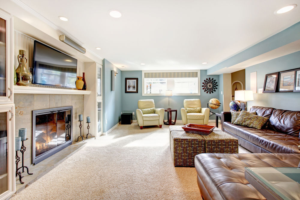 GCCustomHouses's tweet photo. Often, you would have to choose between a fireplace, a large amount of room for seating, and a place for a big screen TV. This living room has all three and space for more!

The “People’s Realtor” working for you!!! https://t.co/kTTOFxQ0SN https://t.co/wPdScftVcu