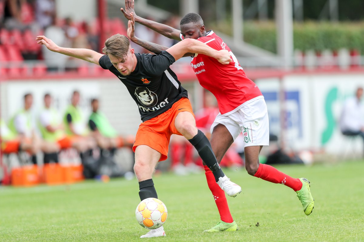 De eerste minuten vanmiddag voor jeugdspeler Jim Kieft! 🙌🏻💯 #harhhc