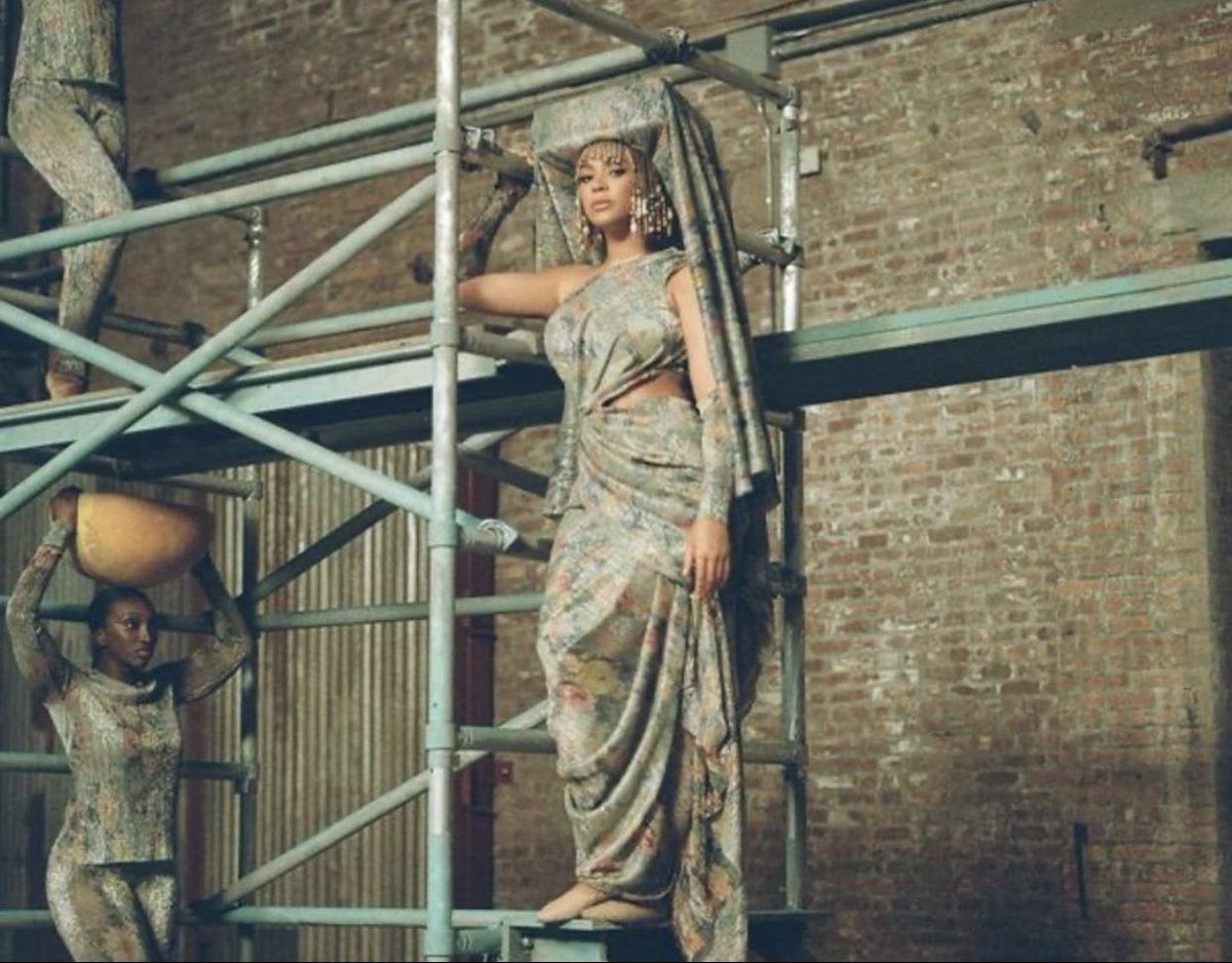 Beyoncé in custom MIA VESPER
