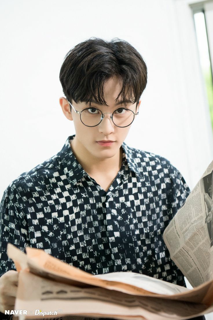 Glasses mark hits different  #HappyMarkDay #MarkInOurHearts #스물둘_마크가_빛날_시간