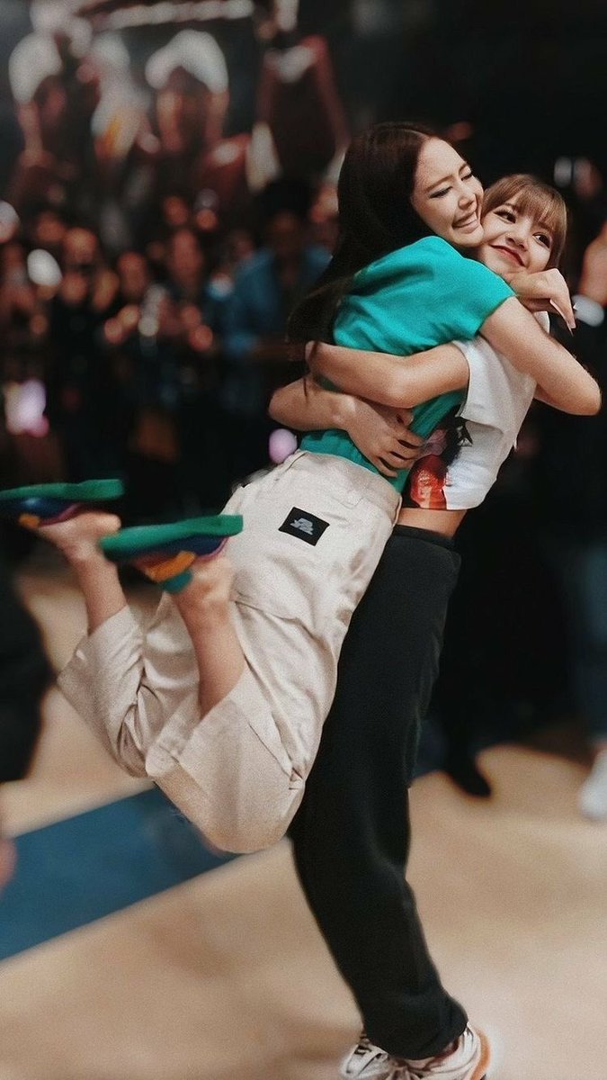 55555​ เจนนี่หนักมั้ยคะลิซ😂😂