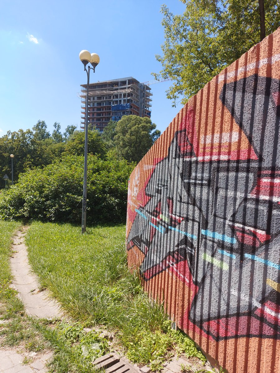 WarszawskiBlog's tweet photo. Graffiti time 😁 #graffiti #graffitiart #doliny #Kielce #Silnica #kibic #korona #himera #tunel #valleys #tunnel #footballfan https://t.co/HsX64nsT16