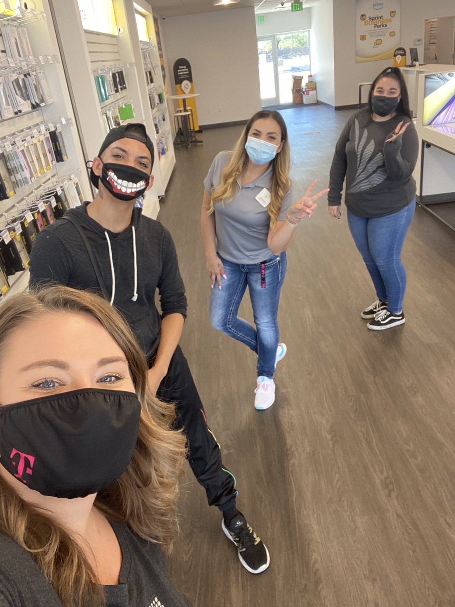JennyC_TX's tweet photo. The Tucson @CSource_Tweets squad is 🔥!! @Michell61064193 and squad are ready for Day 1! 💪💪 oh and also, meet @SammiOnSpeedway ...the number 1 expert in all of Tucson for last month! 👀👏👏🌟 #WESTisBEST #NewTMobile @JT_DesertWest https://t.co/WBjv6hOfov
