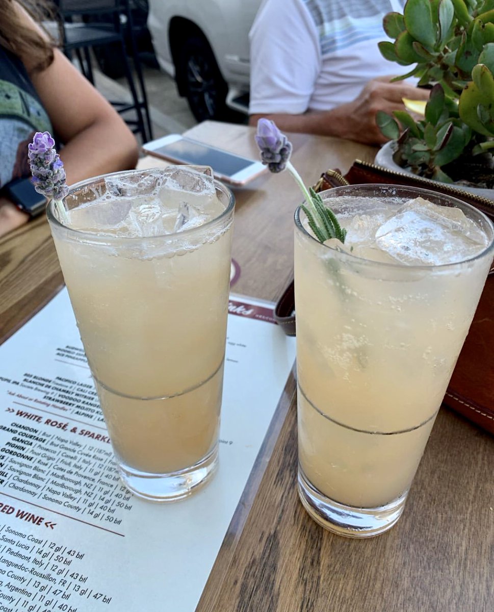 Ahhhh, the sweet smell {and taste} of San Diego Summer🍹 Comment below your favorite Summer Cocktails👇 👇
📸: <a href="/MonicaCrowley/">Monica Crowley</a>
#DevotedToTheCraft #UnionKitchenTap