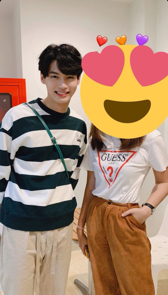 winglobalfc's tweet photo. OMG!! We can't believe it! Our bunny @winmetawin wearing our gift to him. 🥺🥺
We gave this to him when we reached our 1k followers. So happy! It really gave us the motivation to keep going no matter what. We love you bunny. Thank you 🤧🤧

cr.minjammy
#winmetawin #snowballpower https://t.co/kJicCoIHlY