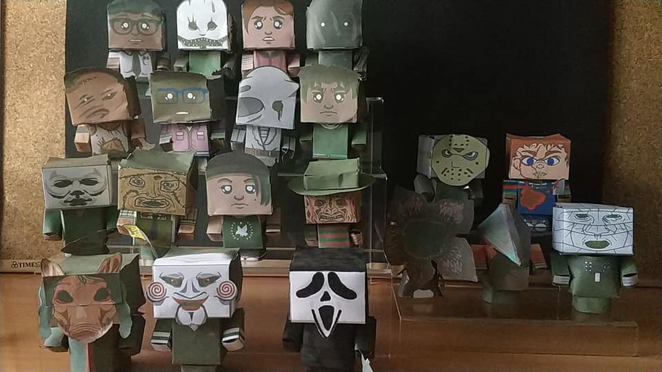 TheLastGamer's tweet photo. Desde diferentes perspectivas para que se aprecie mejor! en el vídeo https://t.co/76I9bX630u tenéis el enlace a las descargas oficiales, y todas las plantillas! #dbdfoldables #DeadbyDaylight #DBD @DeadByBHVR @DeadByBHVR https://t.co/W2ud4fycWL