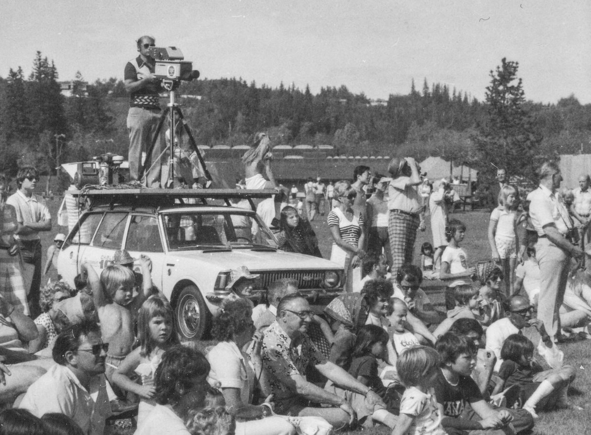 bremness's tweet photo. #virtualHF 1976 cameraman covering the @EdmHeritageFest #yeg https://t.co/NRrGVLHRrI