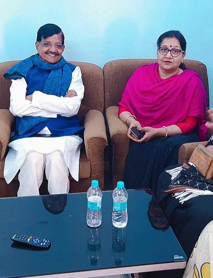 Prabhanshubittu's tweet photo. मृदुभाषी व्यक्तित्व के धनी, बिहार प्रदेश कांग्रेस के अध्यक्ष,MLC,पूर्व मंत्री @DrMadanMohanJha जी को #जन्मदिन की हार्दिक शुभकामनाएँ...।
@AmitaBhushan1 https://t.co/VO6Pdl3OTW