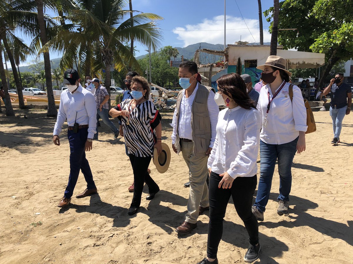 carina_arvizu's tweet photo. Con @Adela_Roman y @SanAmilcar recorrimos las acciones que desde @SEDATU_mx impulsamos a través del Programa de Mejoramiento Urbano: equipamiento, espacio público, vivienda y certeza jurídica.

¡Gira de resultados y consolidación de los proyectos que vienen este 2020! https://t.co/ELmtLBz6we