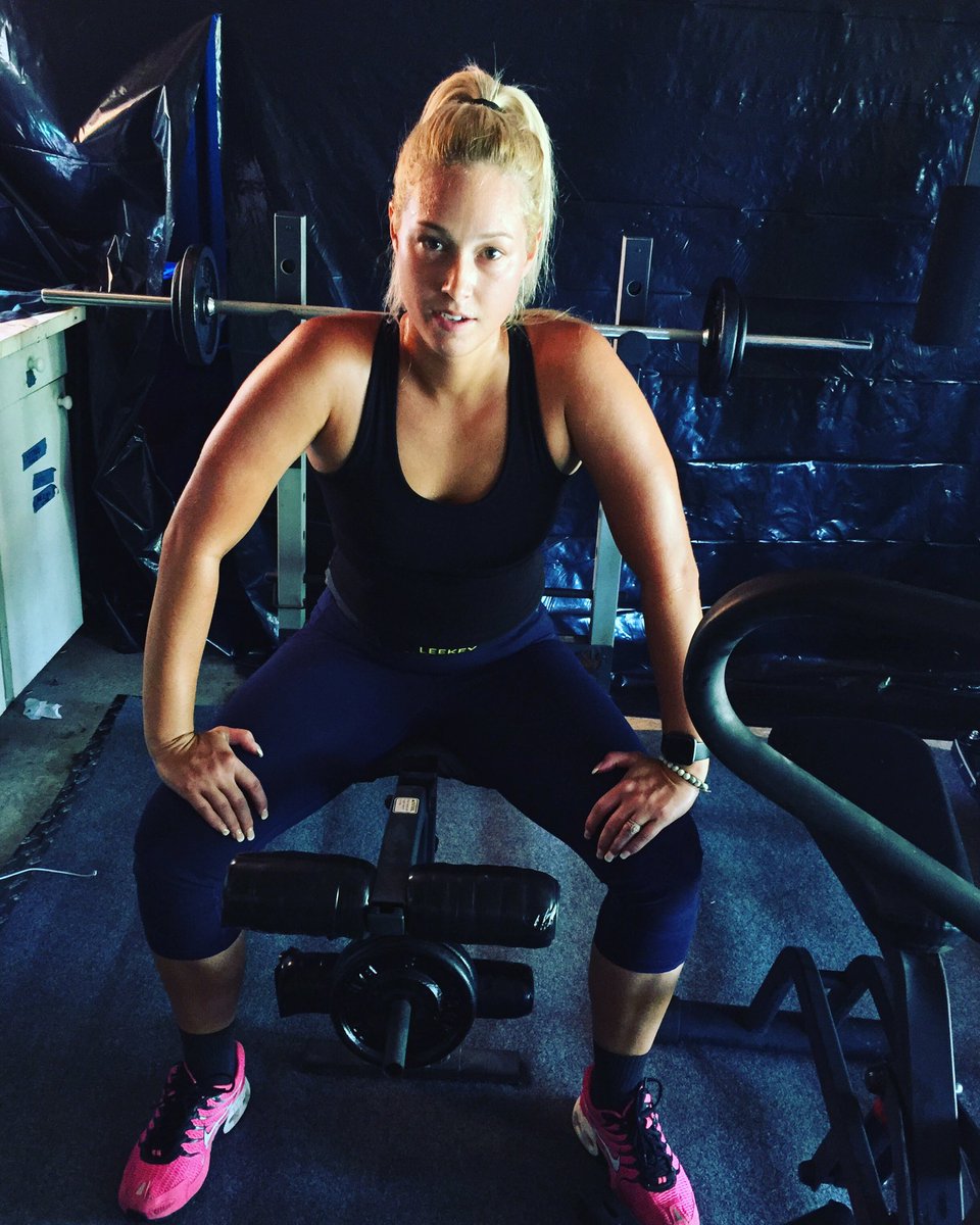 UnoUlovePAISLEE's tweet photo. Time to π₯ some calories!
@paisleeknowsbest
#gym #gymmotivation #workout #fitness #iworkouttoeat #paisleewrestling @UnoUlovePAISLEE https://t.co/ktJMK6rQOw