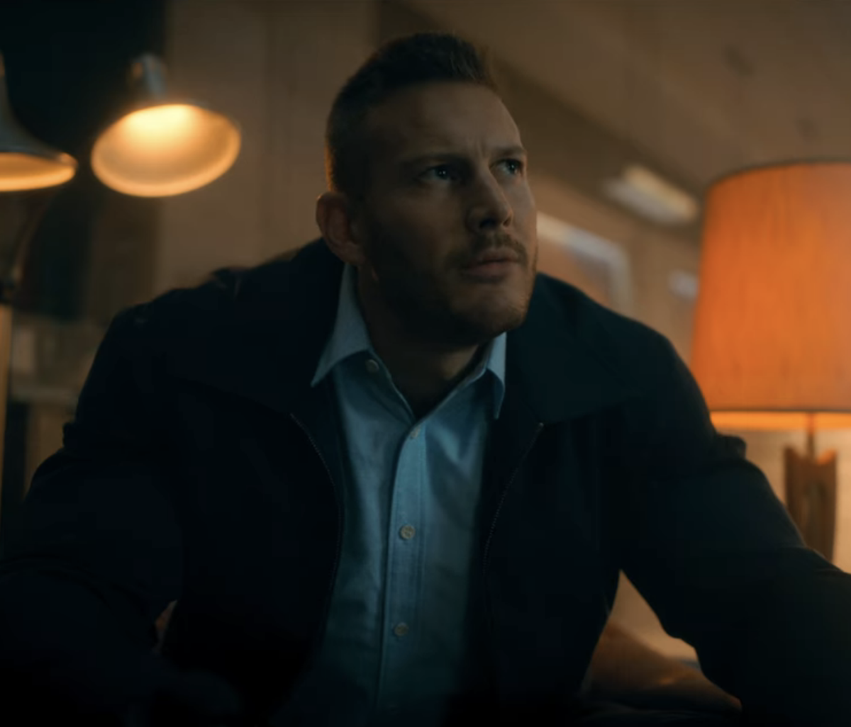 luther hargreeves icons! the fact that the eggs aren't in the shot.... rude[post credit if using]